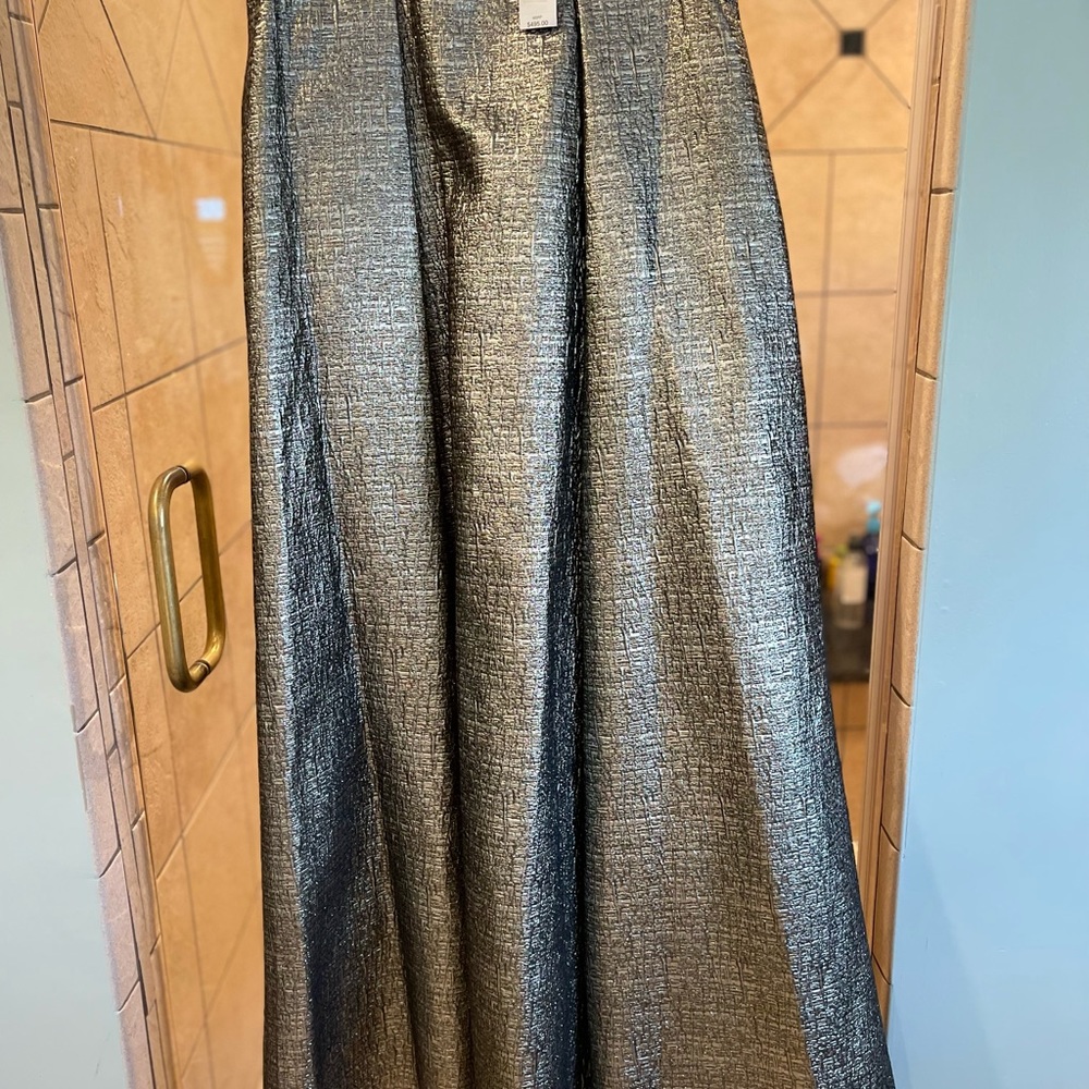 Floor Length Carmen Marc Valvo Skirt with pockets (gold hints of black), size 12